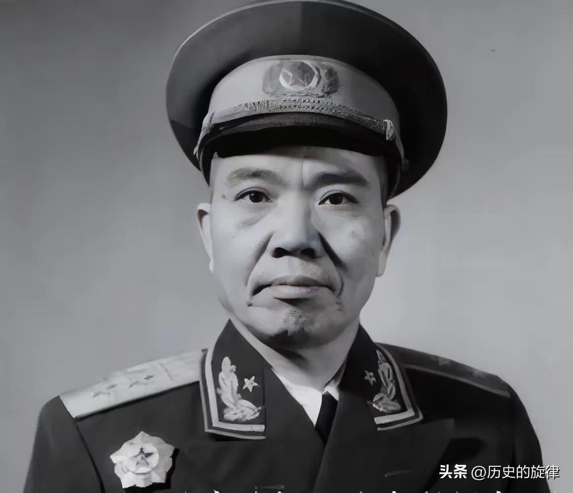 1955年授衔，毛主席看到韩伟名字，直接划掉少将：他该是中将！
 
1955年大
