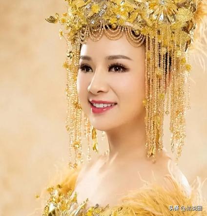 7年前，盲人女歌手刘赛不顾反对，把自己嫁给这个一贫如洗的农村小伙。愿意倒贴一套婚