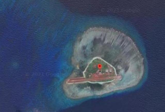 中业岛升旗了，海警旗盖过军旗，这算哪门子“执法“？4月9号，菲律宾在中业岛挂了块