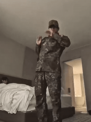 金泰亨田柾国swim军装cha金泰亨田征国swim军装cha！一沫真挚的情话一沫