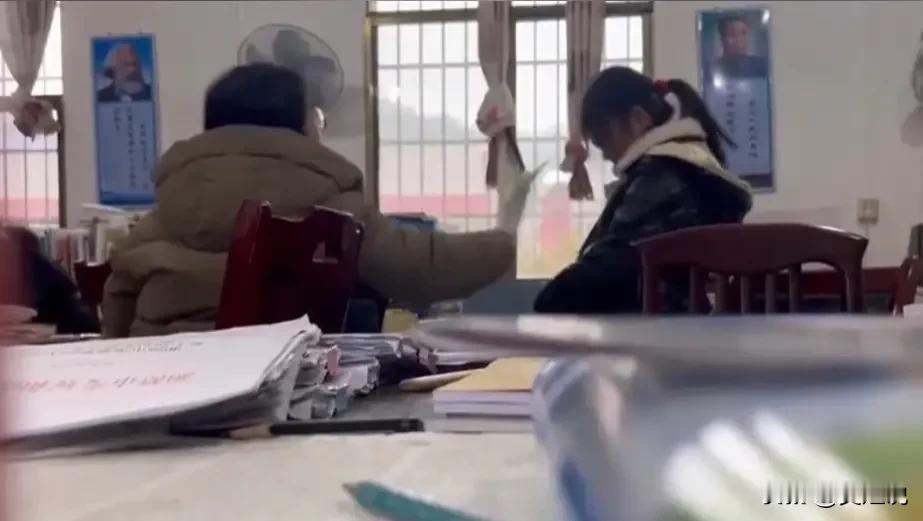 湖南湘潭女教师暴力殴打女学生，点醒我们5点。

1.孩子每天放学回家，都要好好检