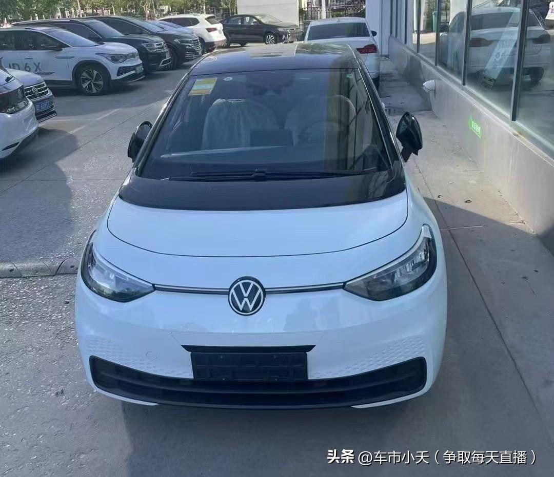 现在25款非改款的大众ID3，降价后挺划算的。聪明款纯净版指导价12.99万，降