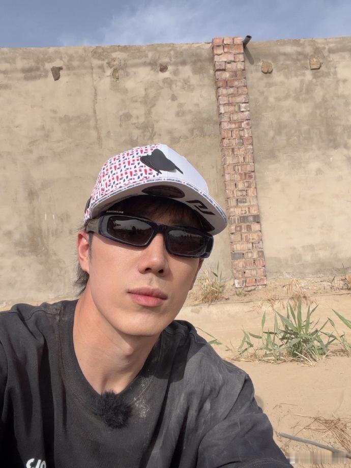 鹭卓猛猛干的一天鹭卓忘记戴面罩仿佛喝了二斤沙鹭卓今日份猛猛干打卡！就是说忘记戴面