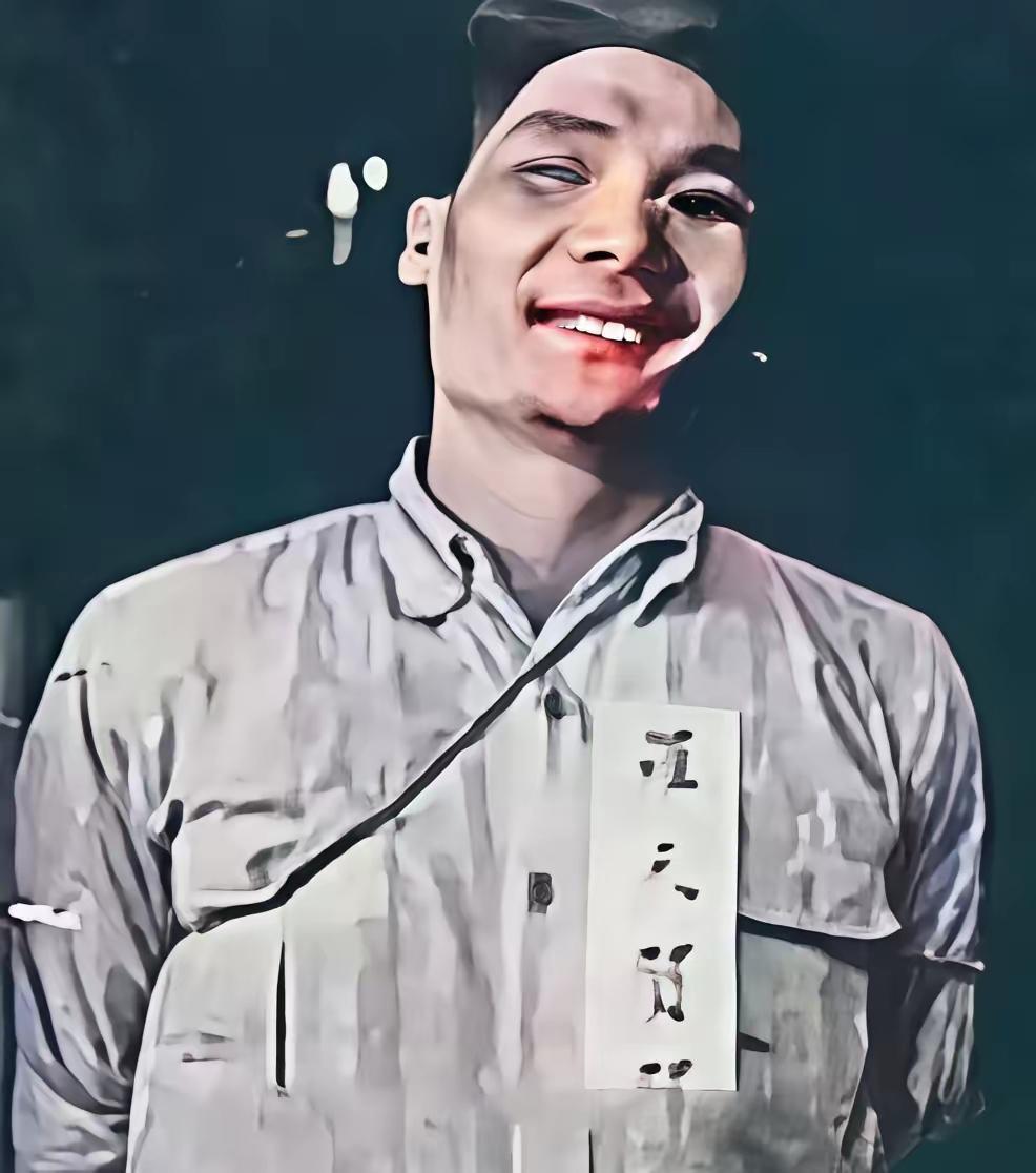 这是一张拍摄于1950年6月的老照片，里面的人物是罗天贺。他在台湾被叛徒出卖告密