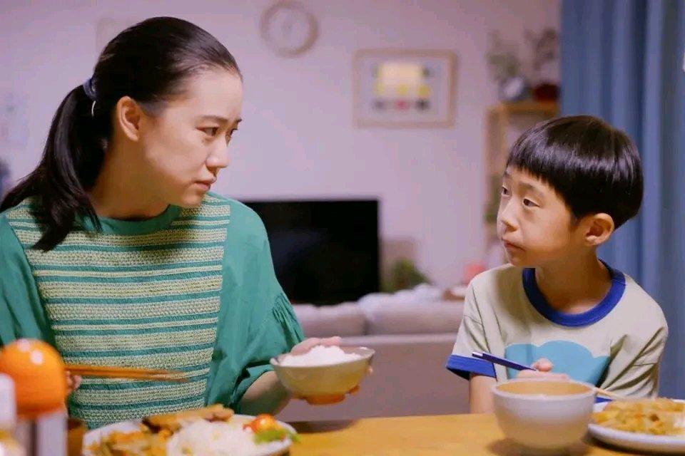 都说女孩好，可新生男孩越来越多，这现象太值得琢磨了。像江西宝妈小文，送儿子去幼儿
