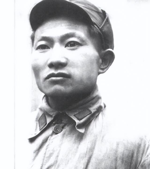 1942年八路军司令部被包围后，汉奸看到个俘虏，认出对方身份大吃一惊，之后与同伴