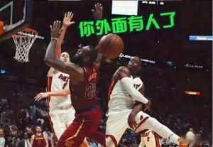 詹姆斯团队曾主动联系尼克斯但被拒绝名记爆料：詹姆斯团队主动接洽卫冕冠军尼克斯寻求