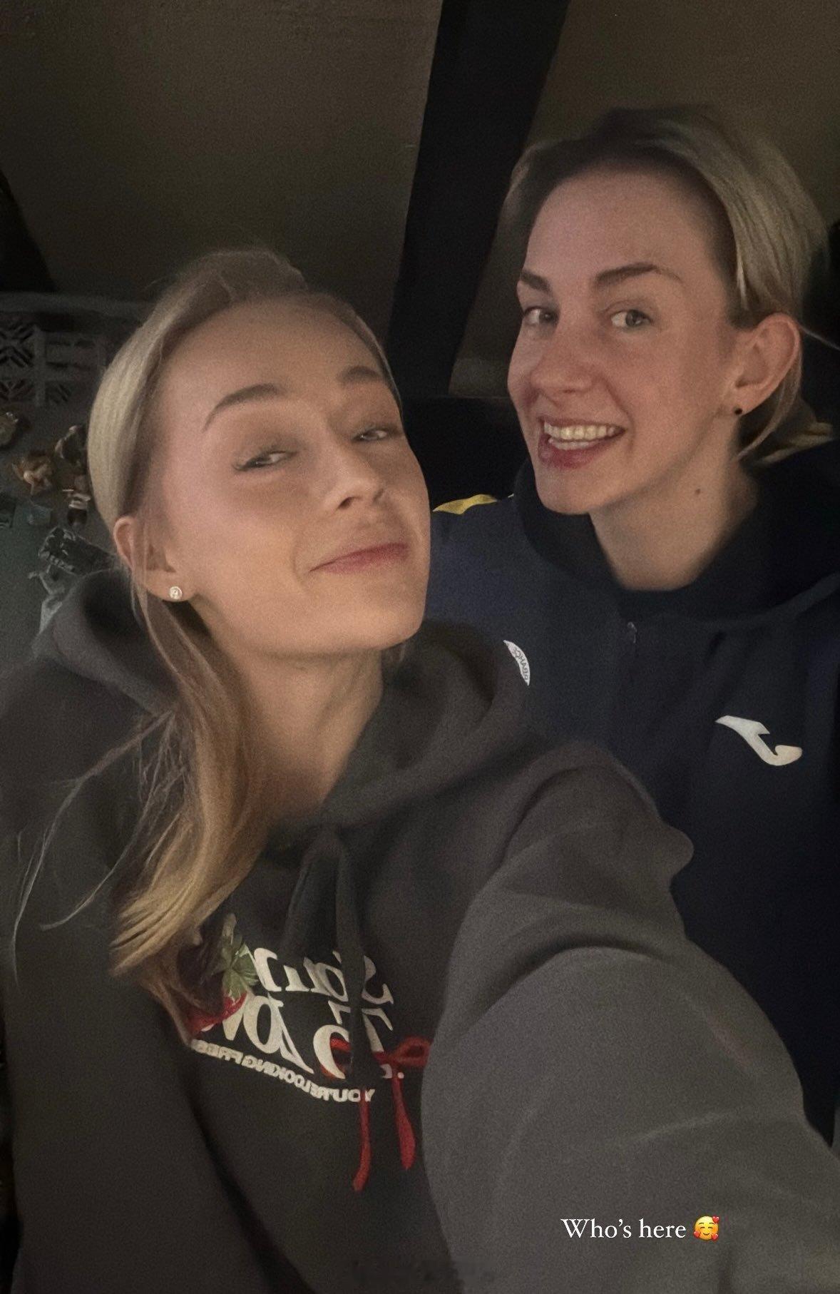 女排[超话]  🇵🇱双姝:斯滕泽尔&斯蒂亚夏克 