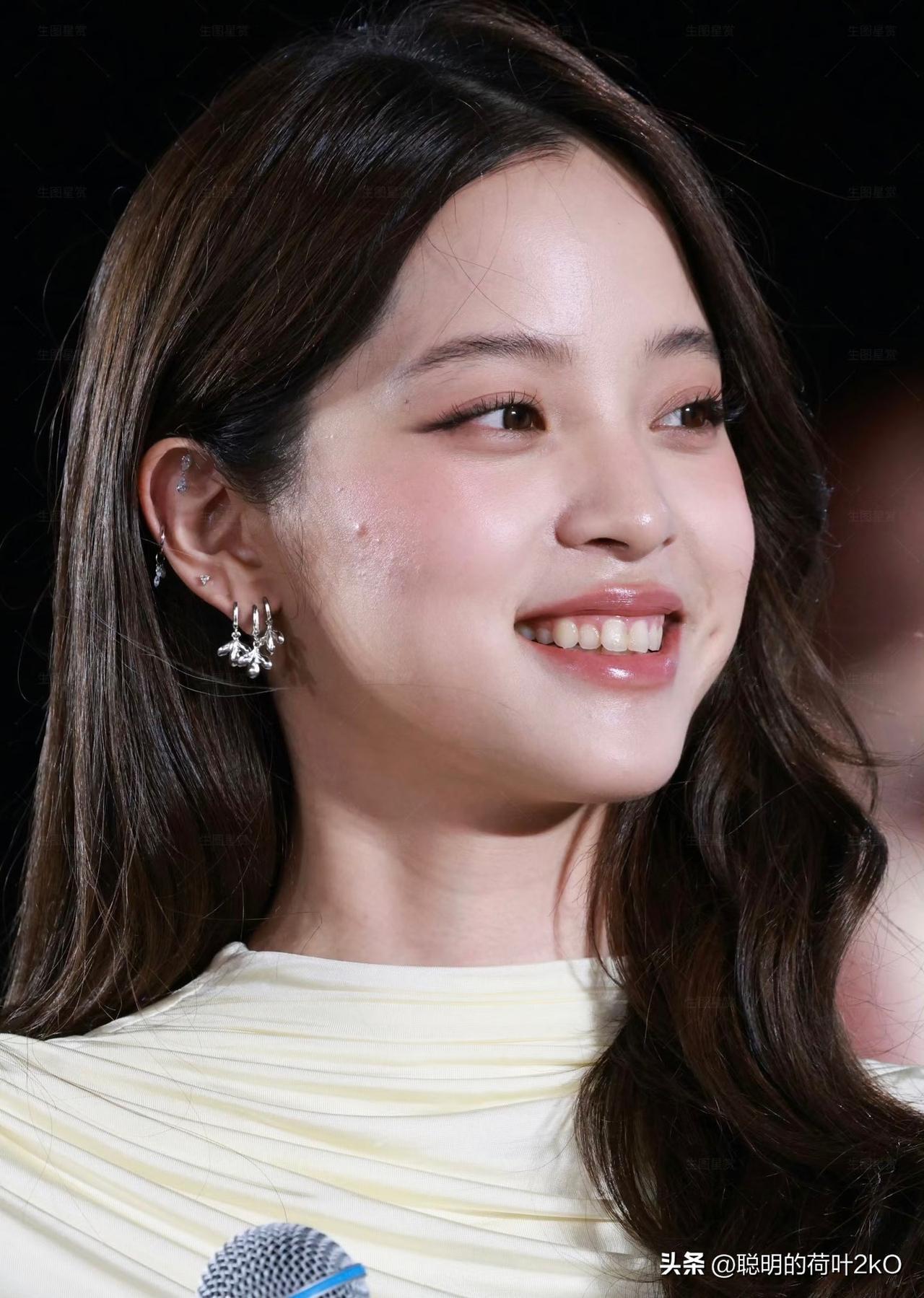 欧阳娜娜甜美生图