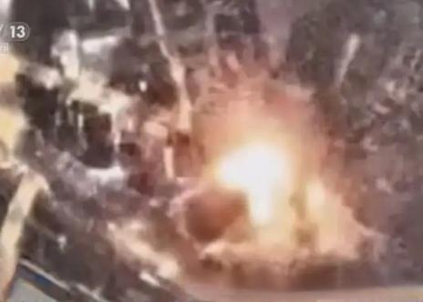 美国对伊朗的态度那真是“纸老虎”做派。就拿特朗普这事儿来说，21日晚他还在社交媒