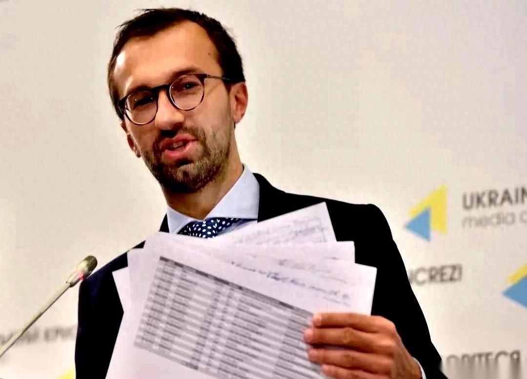 美国人递过来一份方案。
条件很直白：你们从顿巴斯撤兵，我们给安全保障。
乌克兰总