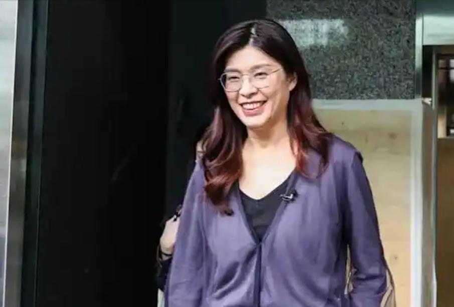 郑丽文公布第四波人事任命，朱立伦尴尬了，洪秀柱罕见喊话郑丽文

根据台媒最新消息