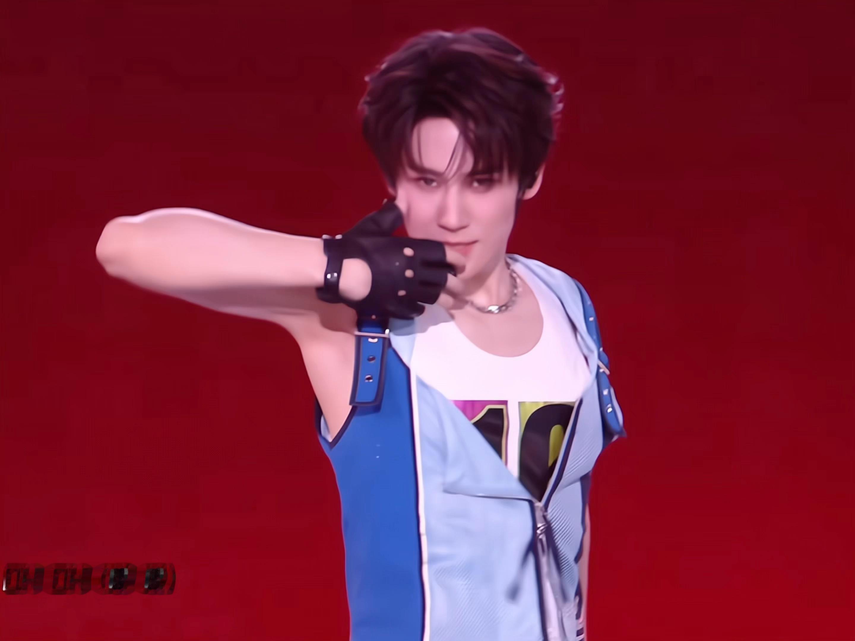 嘶……【张真源相思锁💚】张真源绿海相约爱意绵长 /张真源加冠礼演唱会 