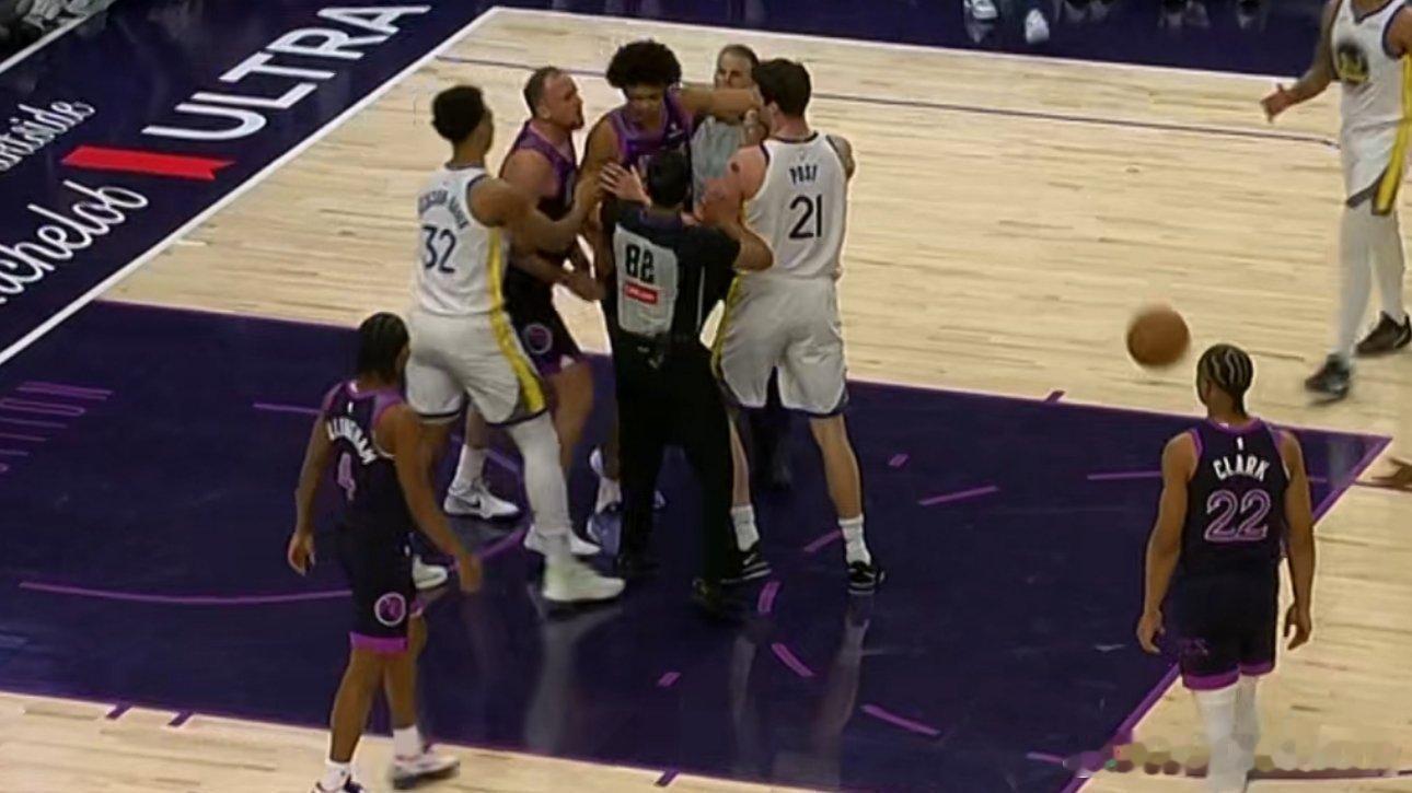 还有插曲？波斯特和英格尔斯起冲突！ 