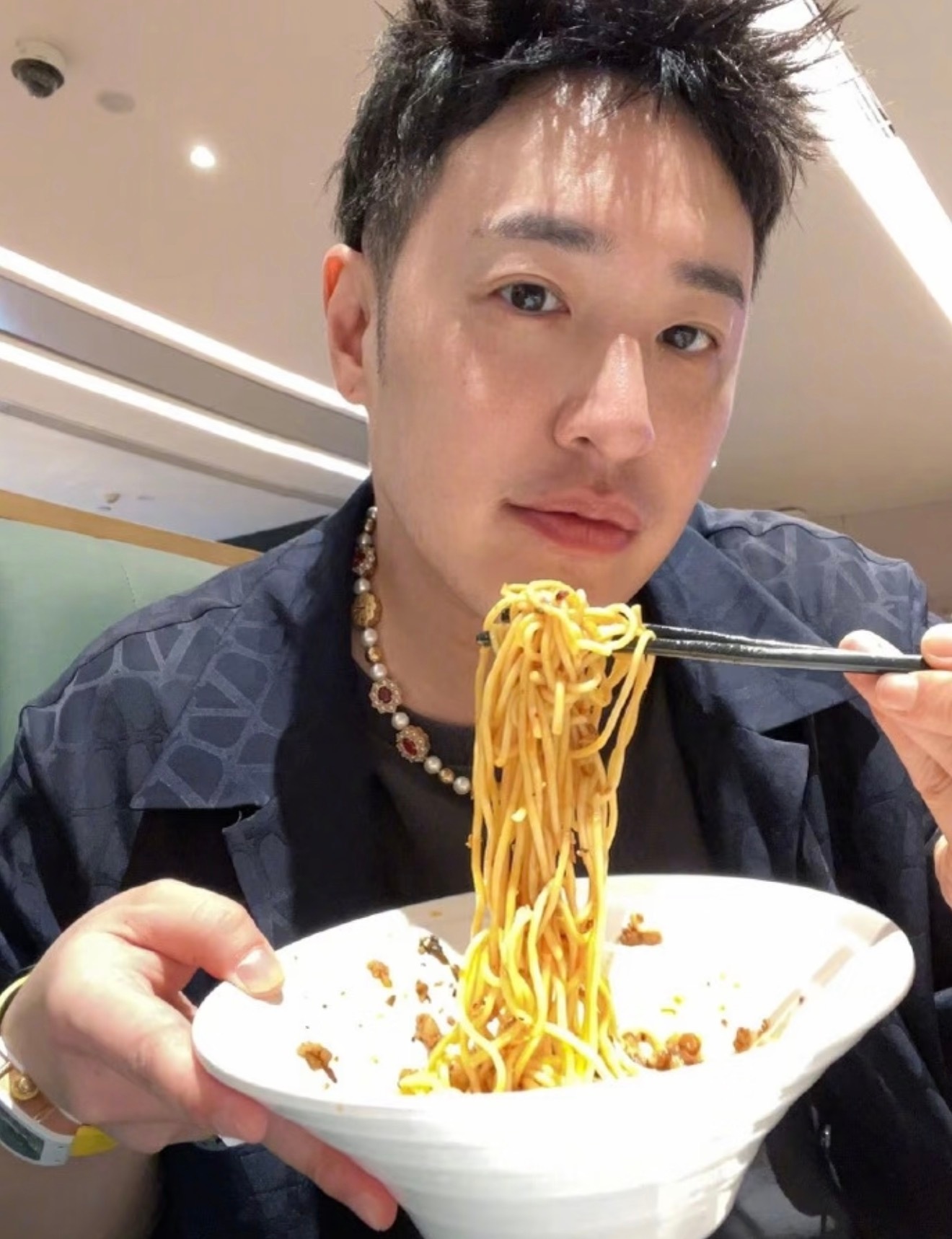 潘玮柏来扬州录综艺了世界美食之都扬州迎来潘玮柏，加盟《食神·百厨大战》开启美食之