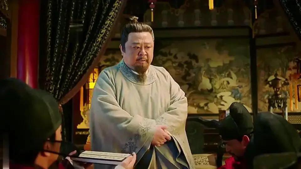 洪熙帝朱高炽，登基仅10个月便暴毙，究竟是命薄，还是自毁？他一边减免赋税、停止下