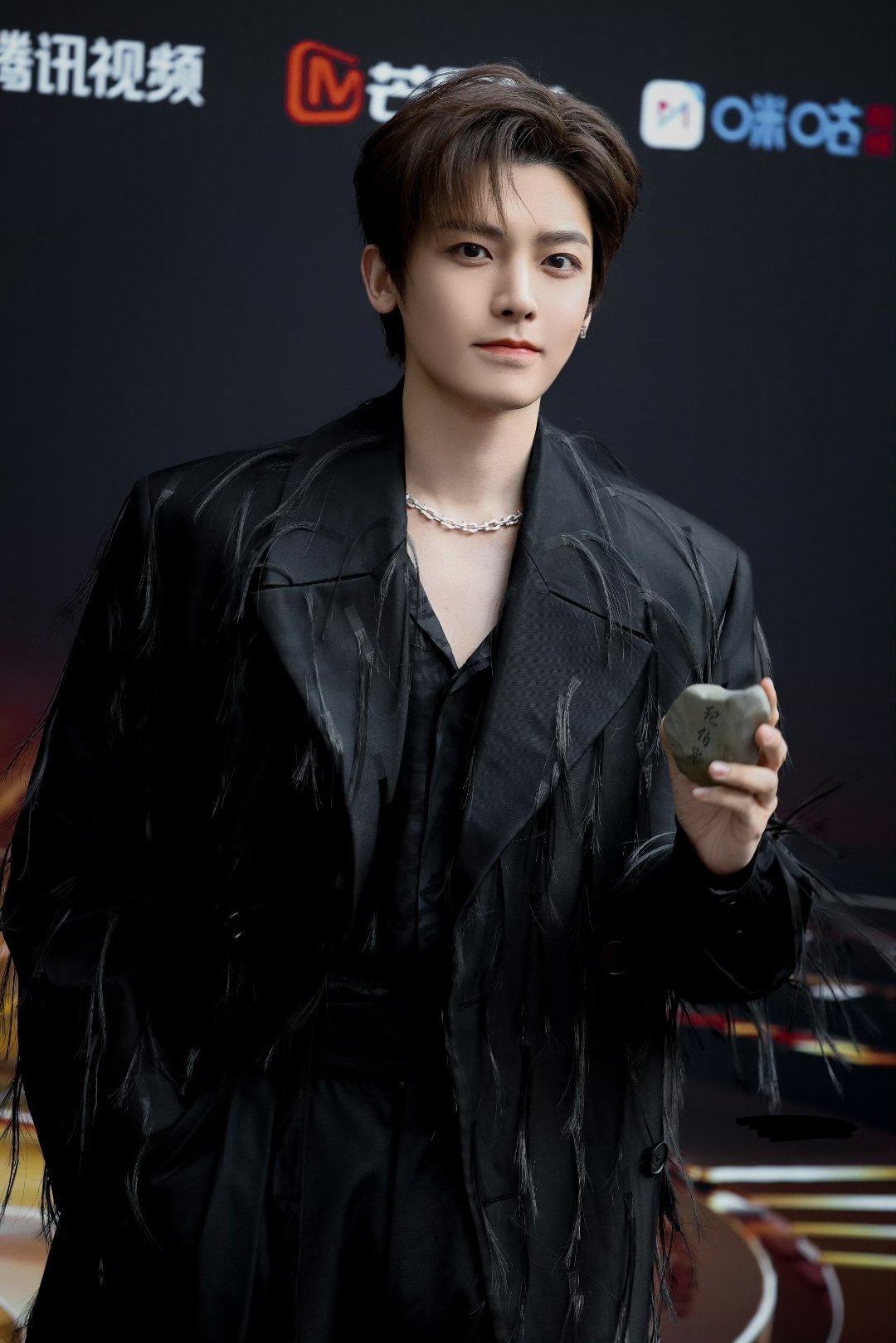 侯明昊 极星渊把妹王 刻着纪伯宰的姻缘石诶 青云六境最帅的崽[打call] ​​