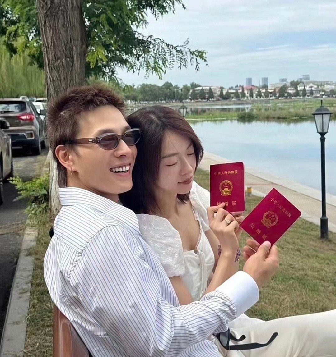 #吴谨言洪尧婚戒设计图#吴谨言洪尧婚戒设计图，稳稳地幸福你磕到了嘛[awsl] 