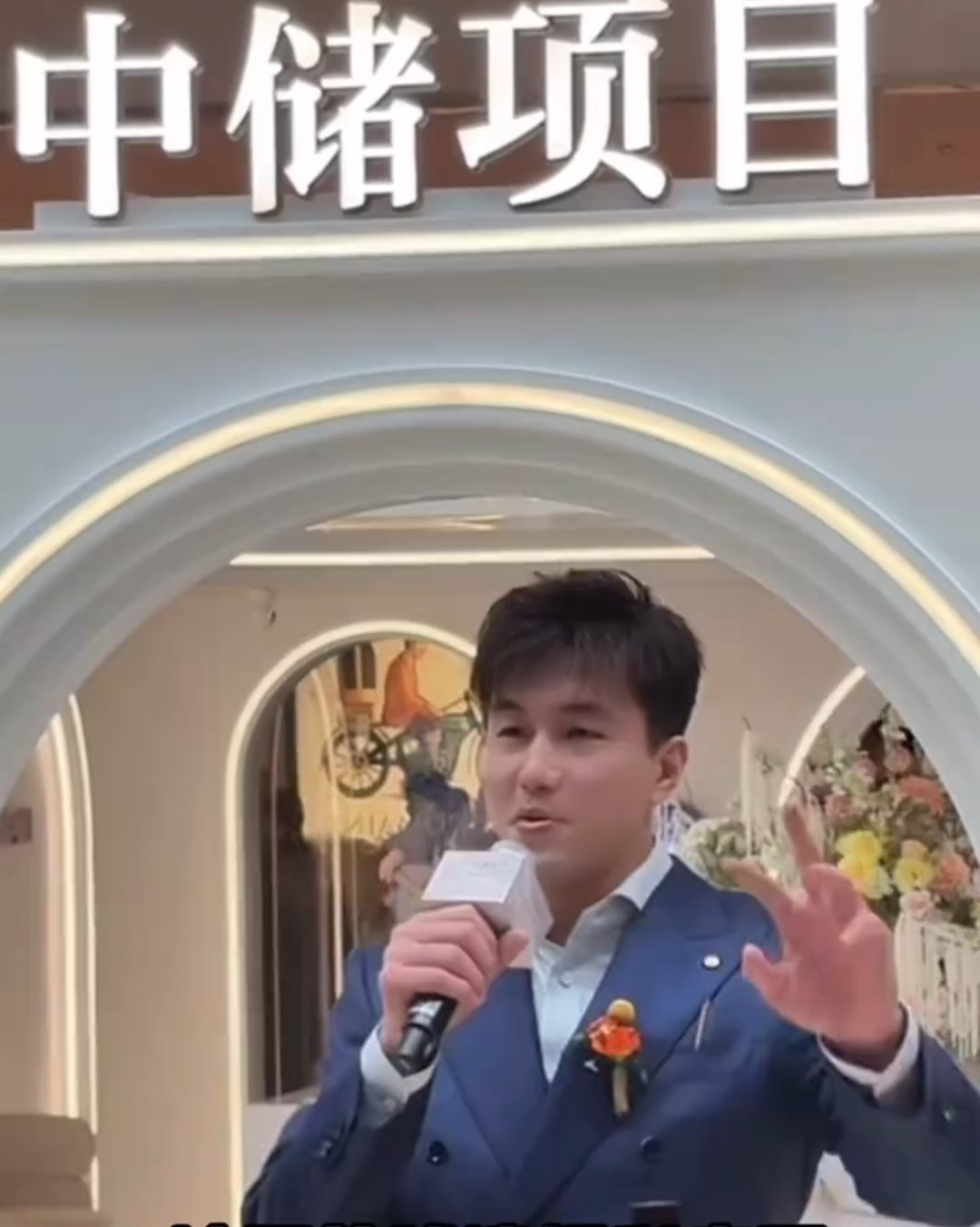 有句话粉丝做事偶像买单。物以类聚，你们这帮B粉好好看你偶像得了。贬低辽篮同时，也