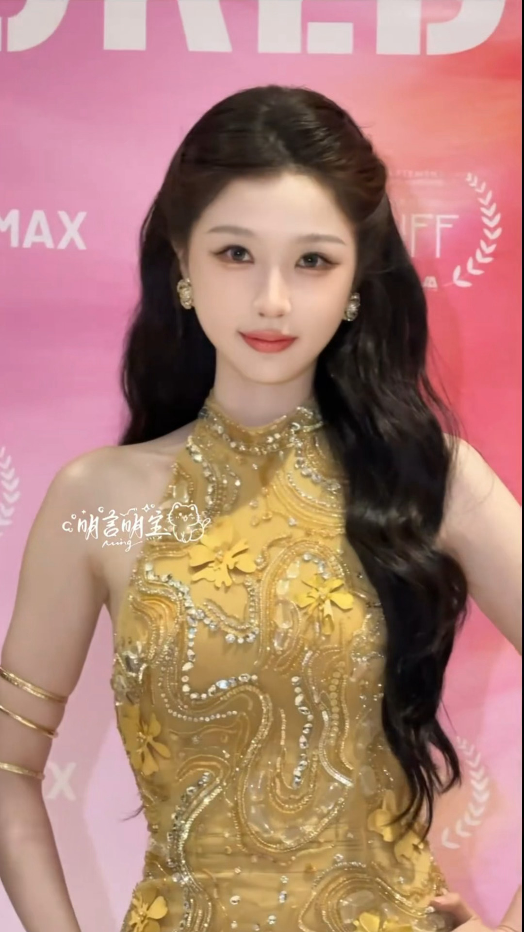 虞书欣戛纳生图女神降临顺便来预约一下女神的《灿如繁星》和《云初令》