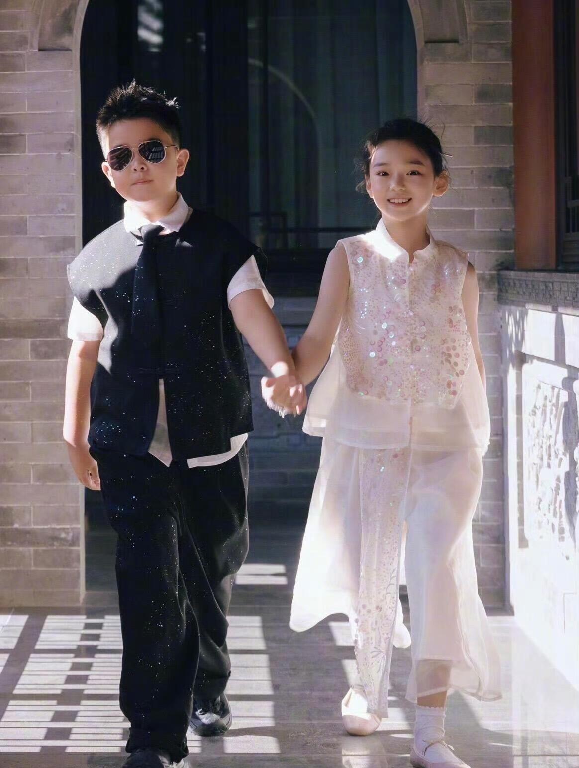 佟丽娅儿子朵朵十岁：温馨生日会，爱意满盈

近日，佟丽娅为儿子朵朵精心筹备了一场