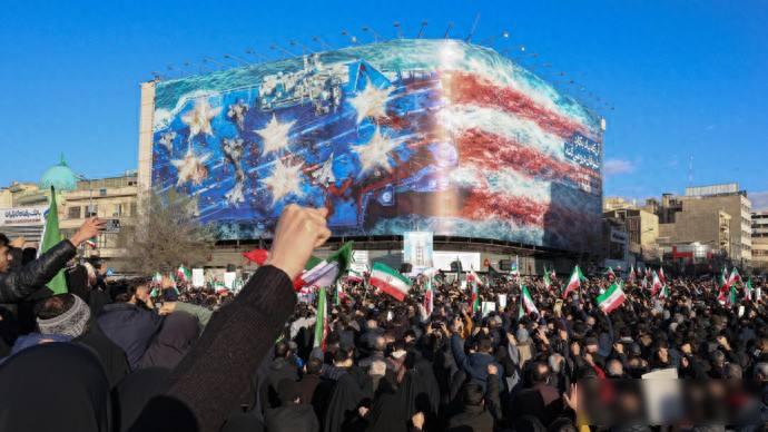 中东局势骤紧，美以联手重击伊朗，导弹与无人机满天飞

2026年2月28日，美国