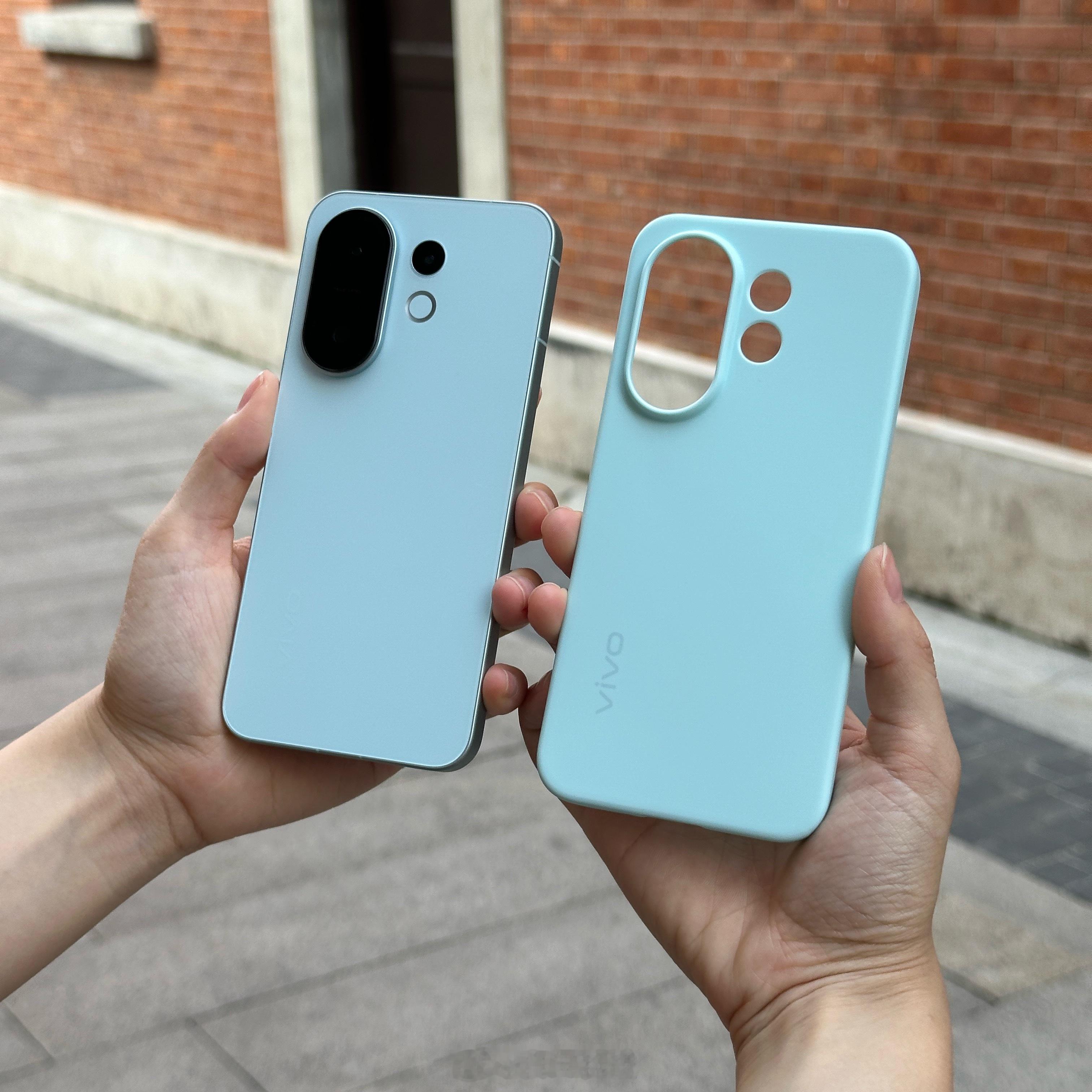 感觉vivo S30 Pro mini的这个壳比手机背板的颜色还好看，非常小清新