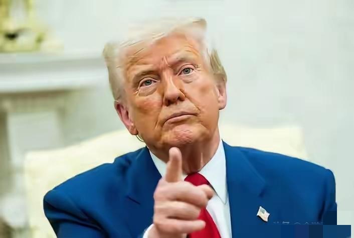 盟友变“劫友”？特朗普为抢格陵兰岛连“入侵”计划都敢提，这是要把北极搅成火药桶？