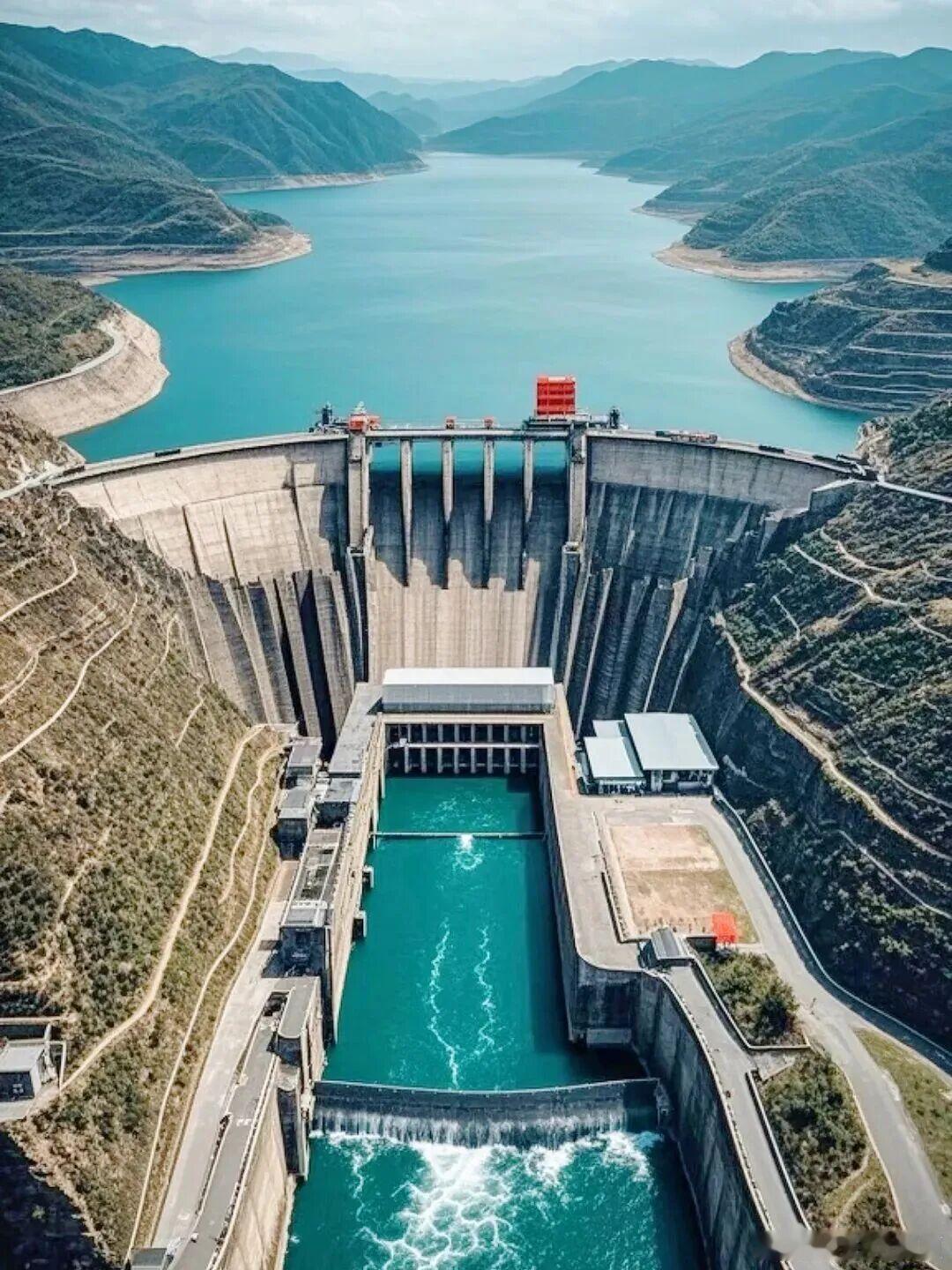 五一环游记交换城市春光打卡三峡城，亲眼见证中国基建顶流三峡大坝的震撼，这座国之重