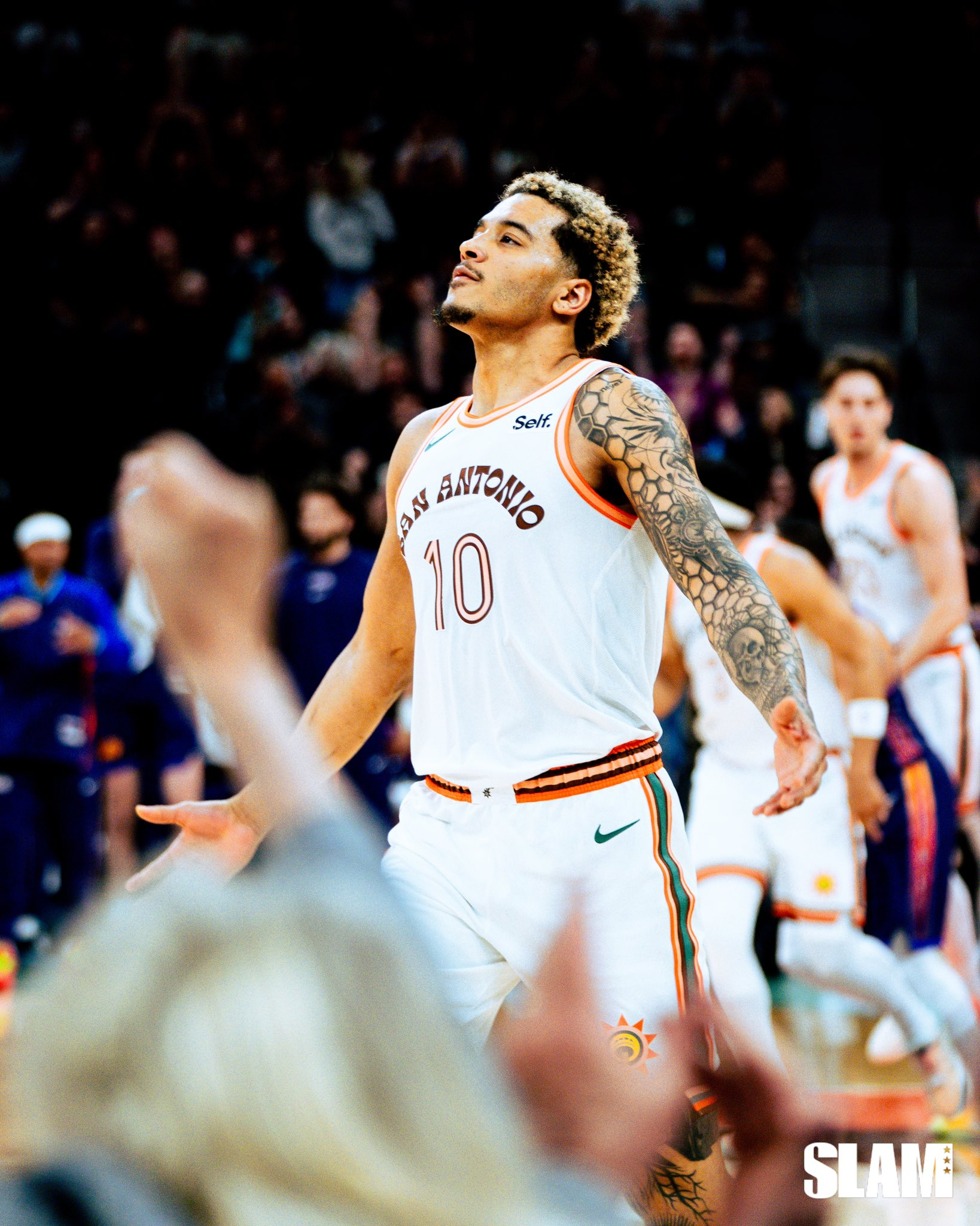 索汉将加盟尼克斯  索汉计划在度过澄清期后与尼克斯签约。索汉在与马刺解约后，收到