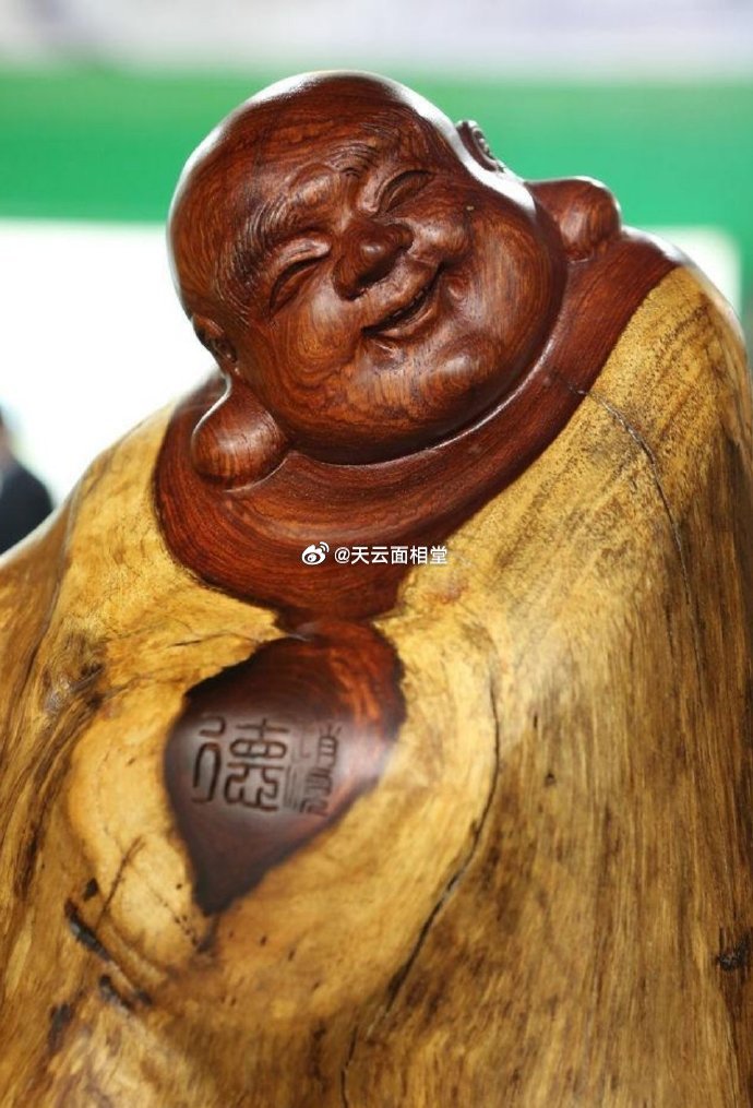 把微笑献给别人，就会把好心情留给自己 