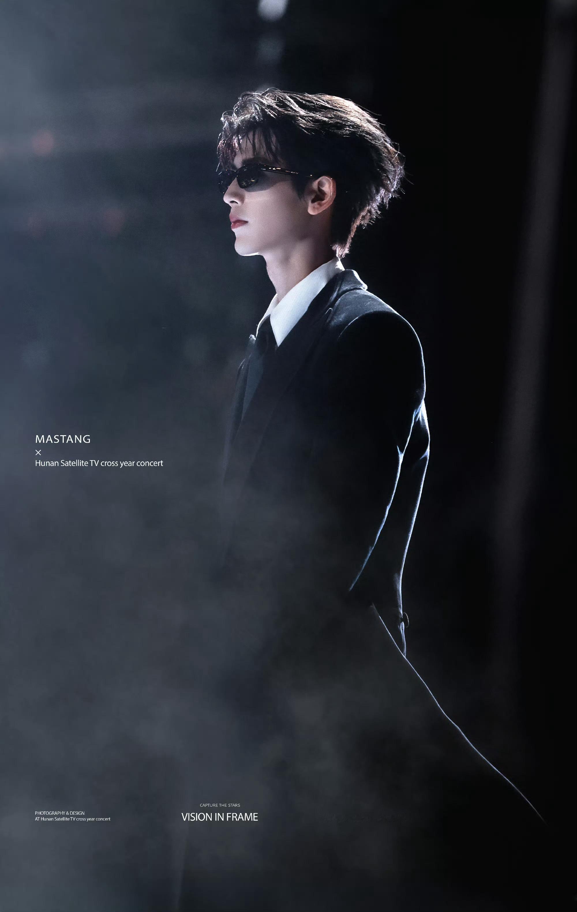 红豆生南国 凌赫是男模这个凌帝 爽！！！长相 身高 台风都全方面的顶 