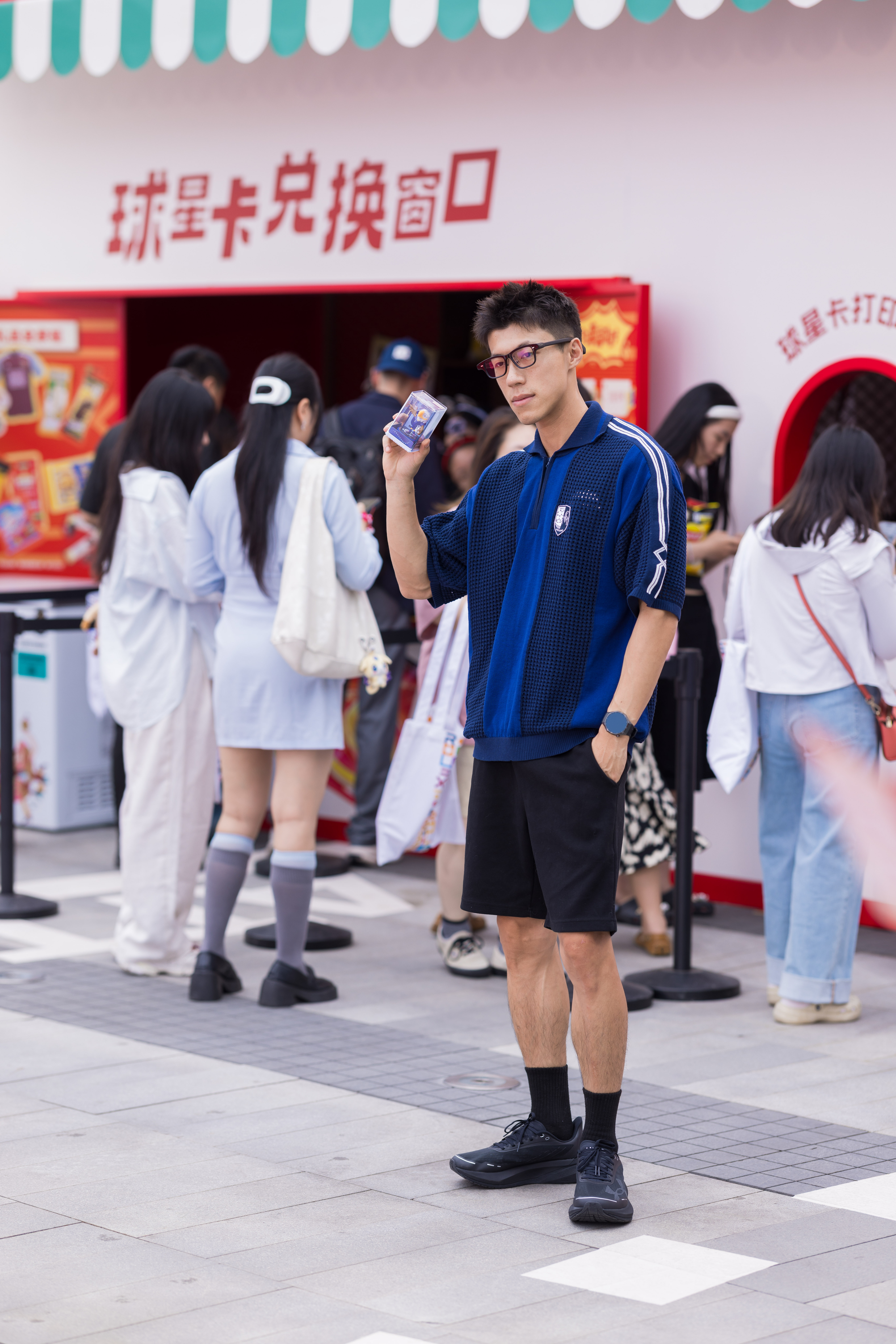 凭天猫球星卡来上海西岸领礼品还不知道怎么领现场福利？教程收好！淘宝搜索【FBTI