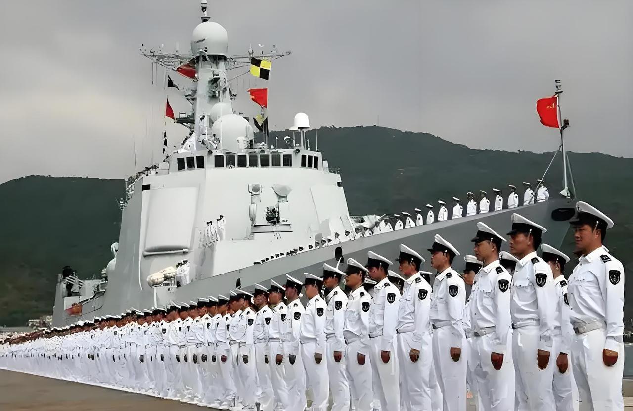 拿下那座小岛后，我觉得应该把海军从现在的北海、东海和南海三大舰队改编为本土舰队、