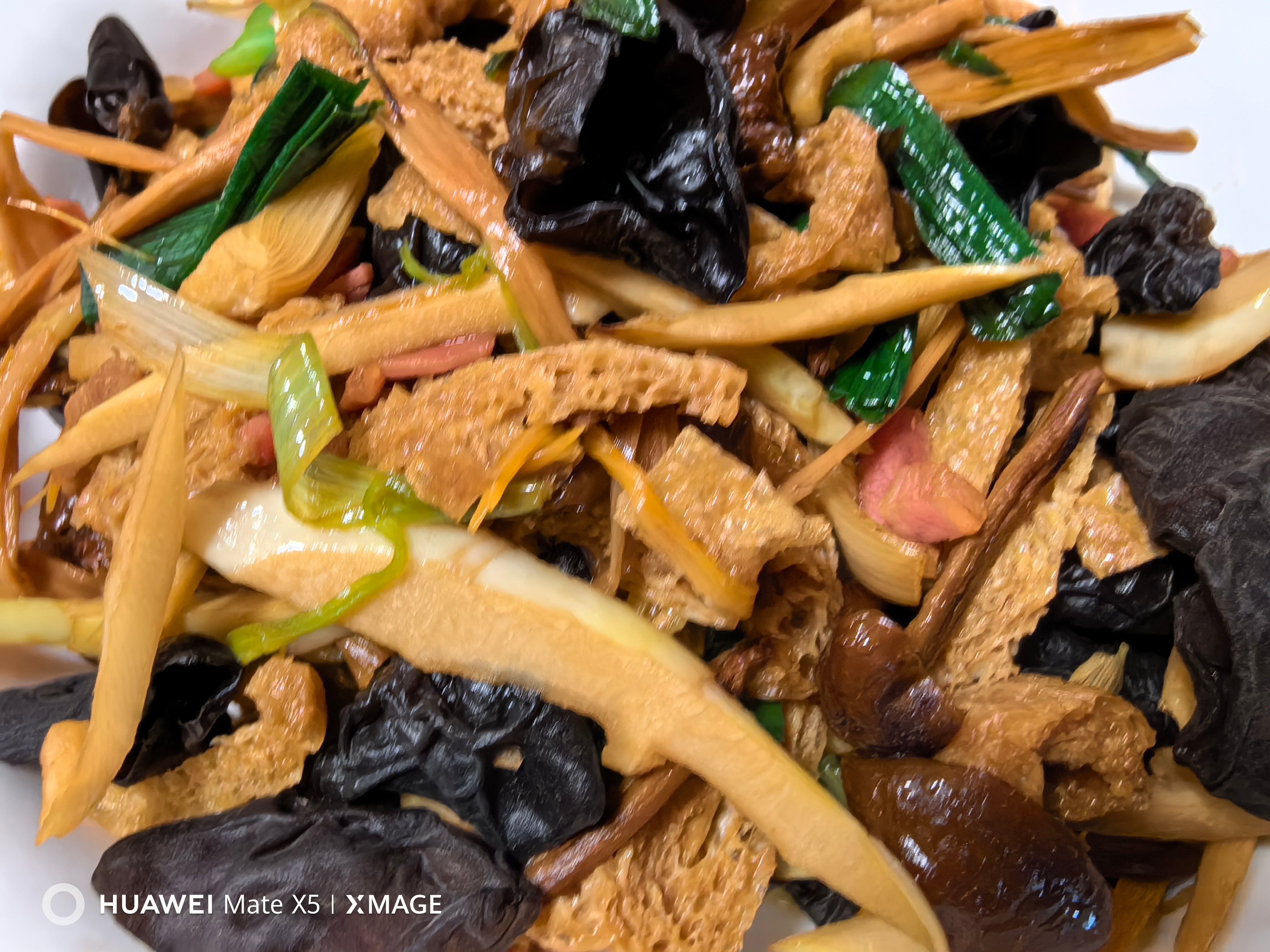 #芜湖家常菜# 今天本来不必多做菜，但是太太生日，不想出去吃，还是得做几个菜，也