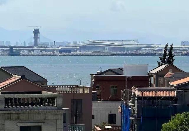 国台办刚宣布，要给金门、马祖通水、通电、通气、通桥。话音刚落，金门县副县长李文良