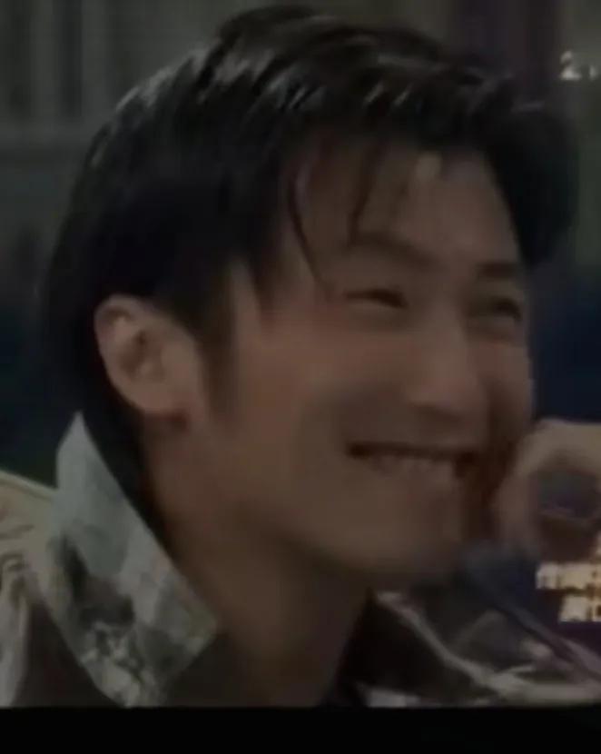 《惜妻者方为人夫》
世间有种男子，可谓身在福窝心不知。明明身边伴着一位愿与他风雨