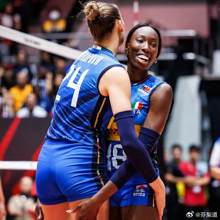 国际排坛动态艾格努安特罗波娃谈与艾格努在意大利女排国家队的竞争：“与这样一位强大