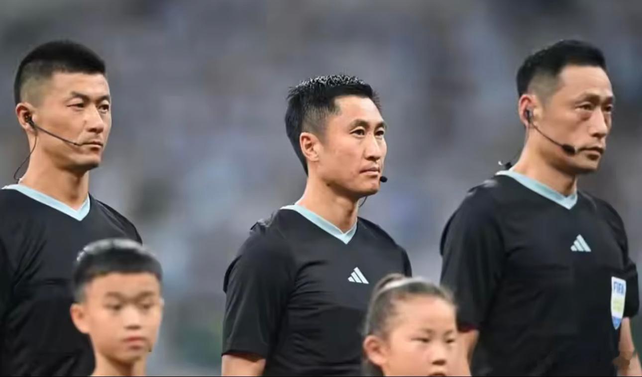 4月10日讯 此前，FIFA官方公布了2026年世界杯的裁判人选，其中中国有3人