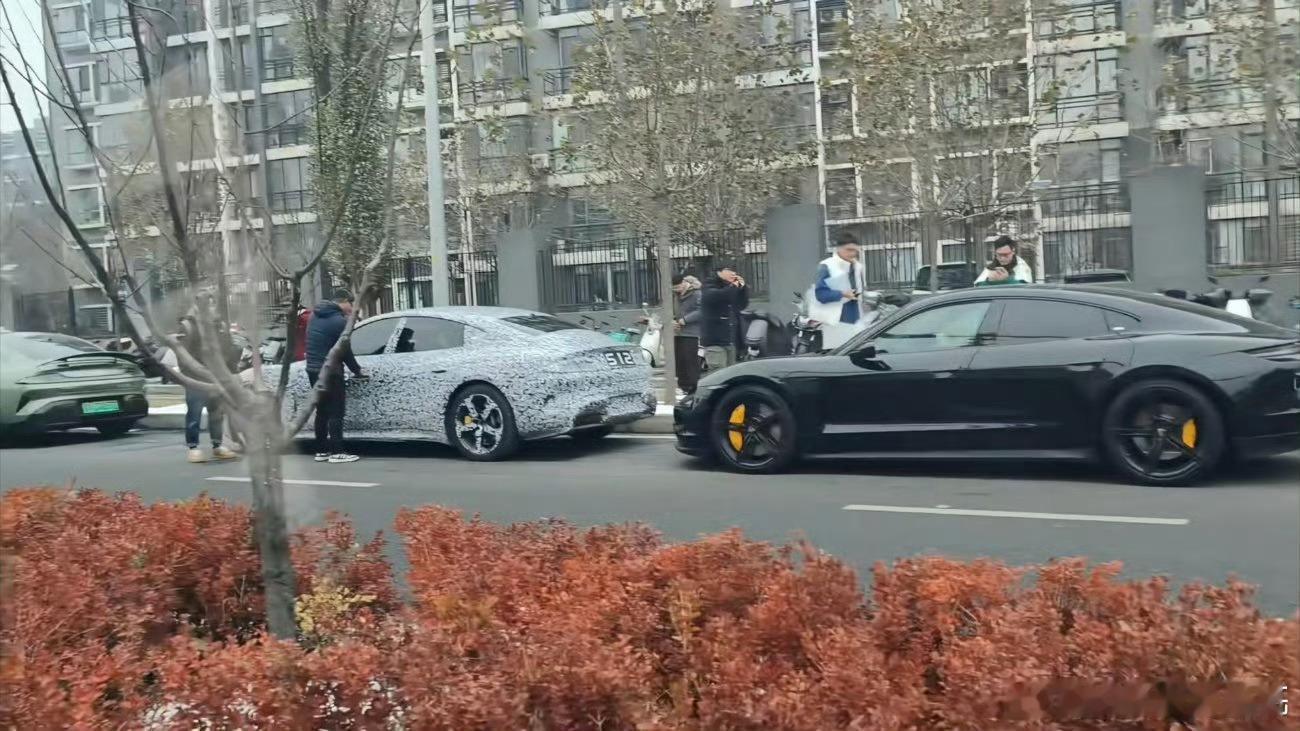 SU7 su？ 帕纳梅拉 看来中间这个基本就是 Su7L 了