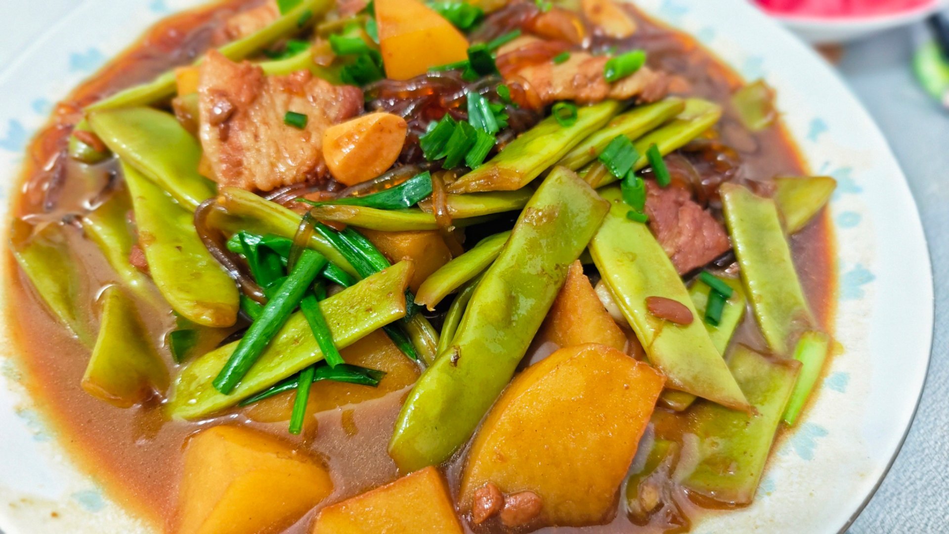 今天，东北料理——豆橛子，粉丝先恰。 ​​​