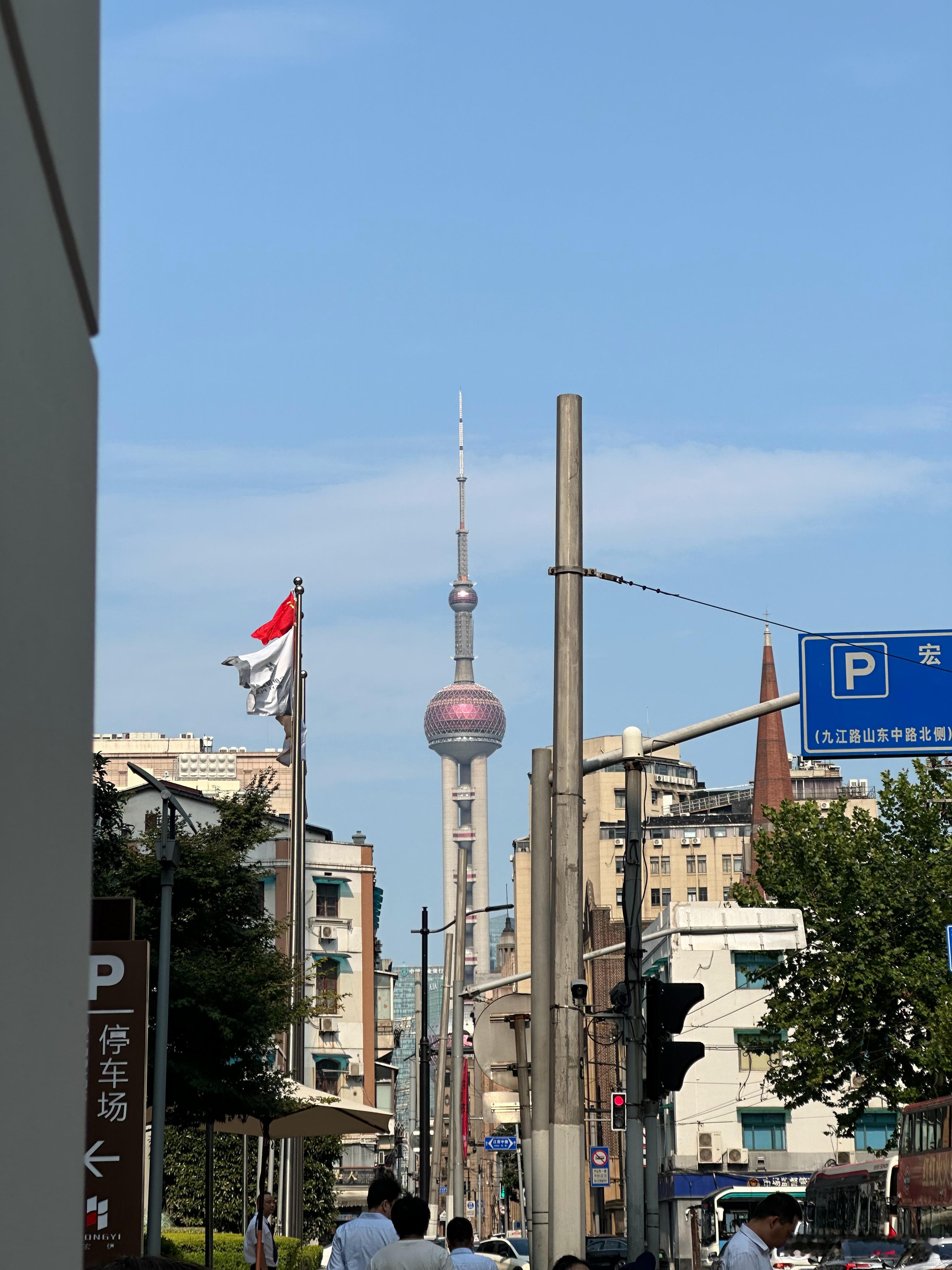 周一开工！好消息先来：我爱吃的乐事薯片终于促销啦～一大早美美的坐在工位上吃着我超