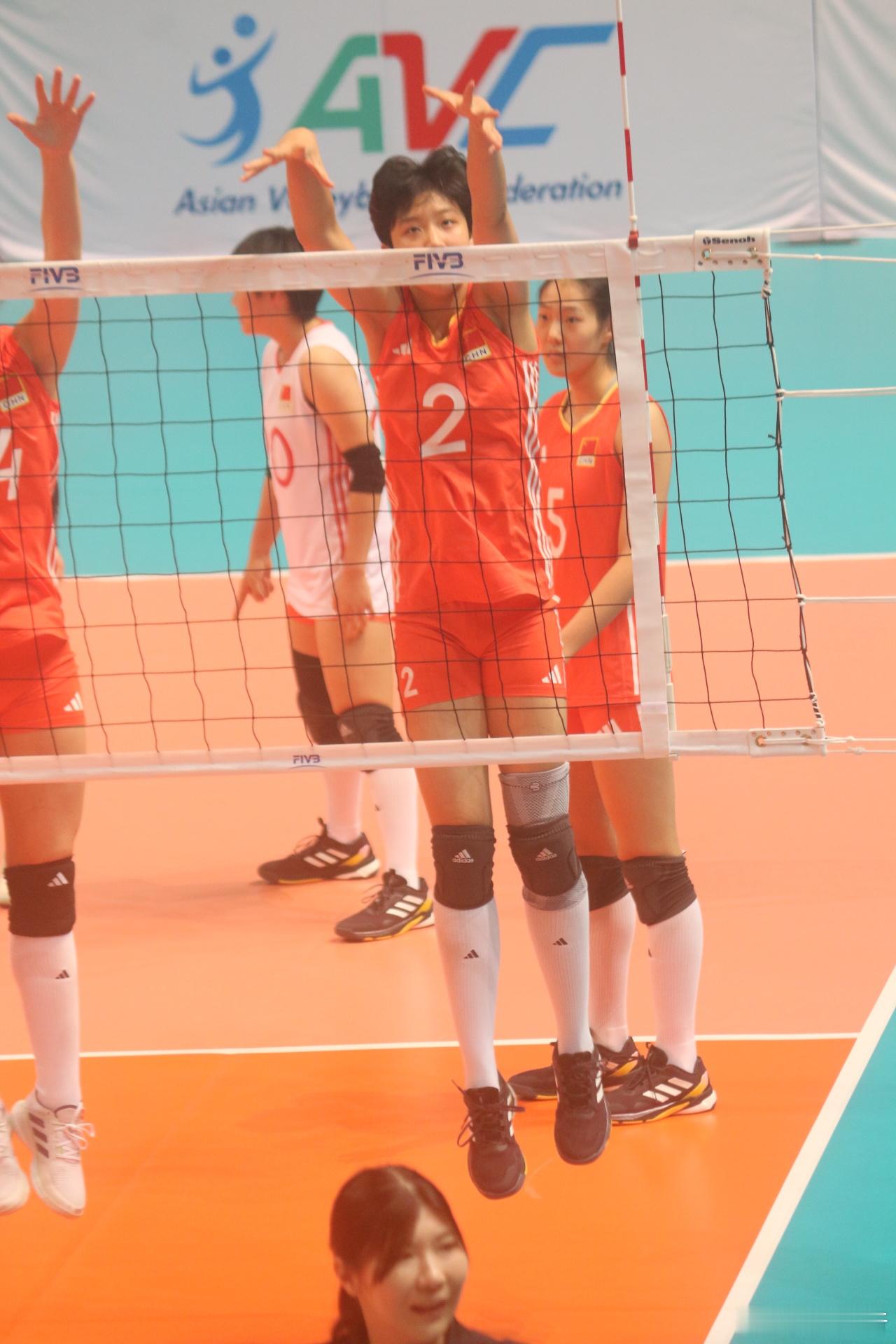 2024亚洲东区女排锦标赛，中国红上场，u18的小将们加油[加油][加油]#中国