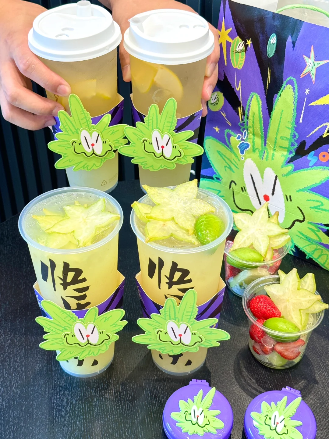 乐乐茶真有你的！这涂鸦风太可爱啦！