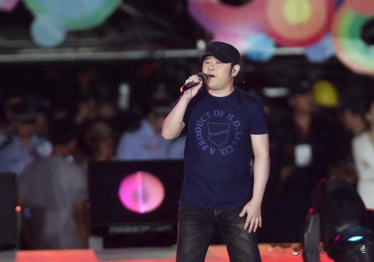 刀郎重回南京，再赴与南京歌迷9年之约

哇哦，刀郎可是我的青春回忆呀，虽然我是一