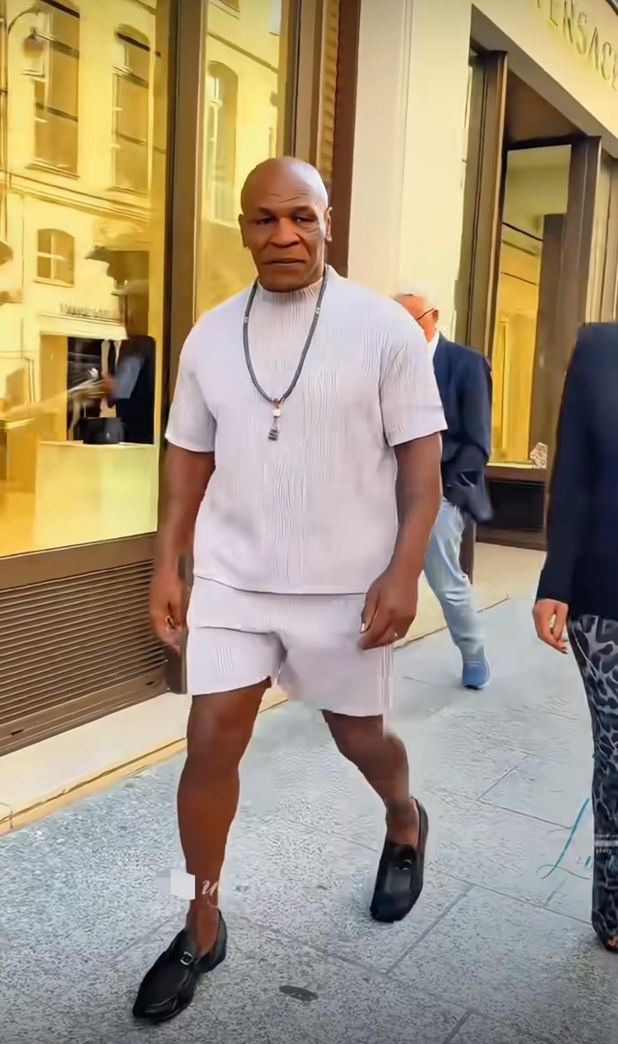 泰森虽然老了，但一般人依旧不是他的对手

别看他现在只是一个“老头”，但是出门在