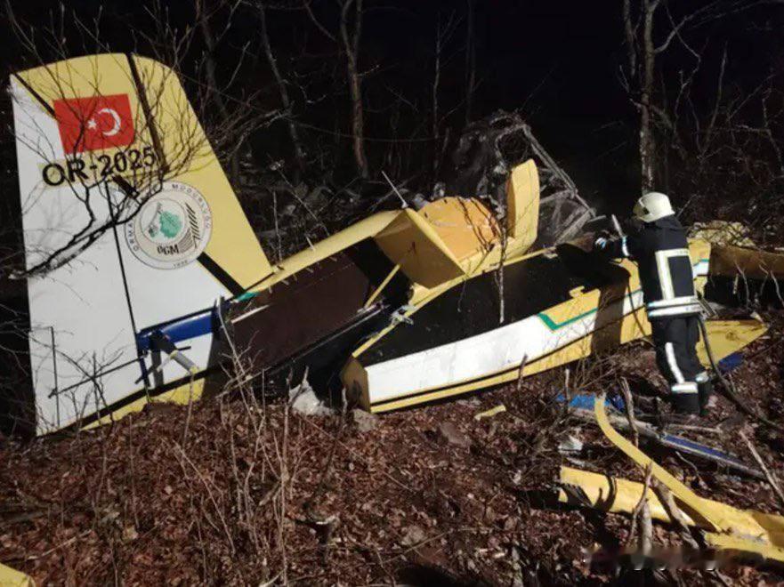 🇹🇷 土耳其消防飞机在克罗地亚坠毁

一架隶属于土耳其林业总局的Air Tr