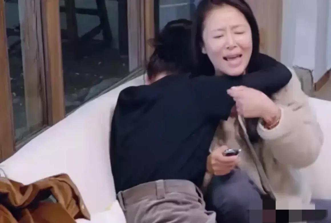 这几位女星卸了妆是不是更美了，皮肤白的有点不真实，第一张的林心如看着有点老态，陈