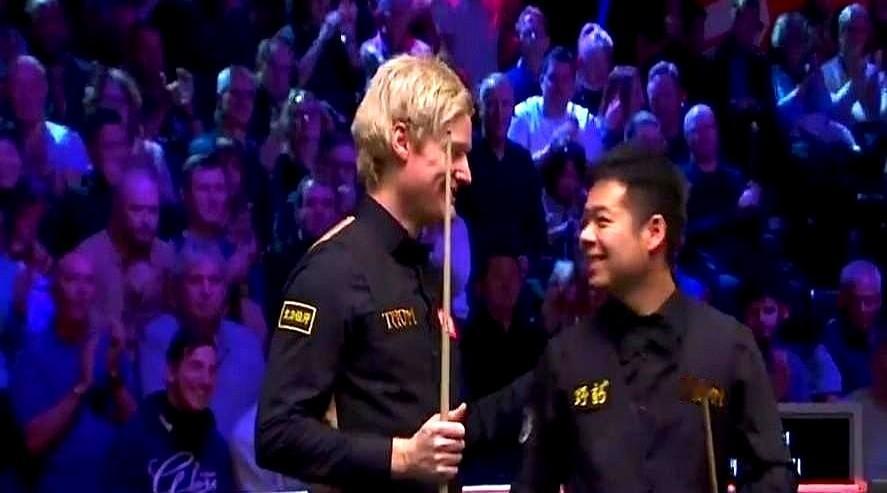 1-5落后，眼看就要被横扫回家了。

2023年斯诺克英国锦标赛，00后小将庞俊