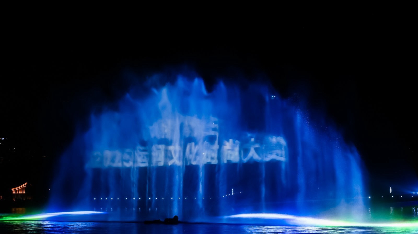 水韵·新生2025运河文化时尚大赏运河时尚大赏手记：在千年水波里追一场时尚国庆解